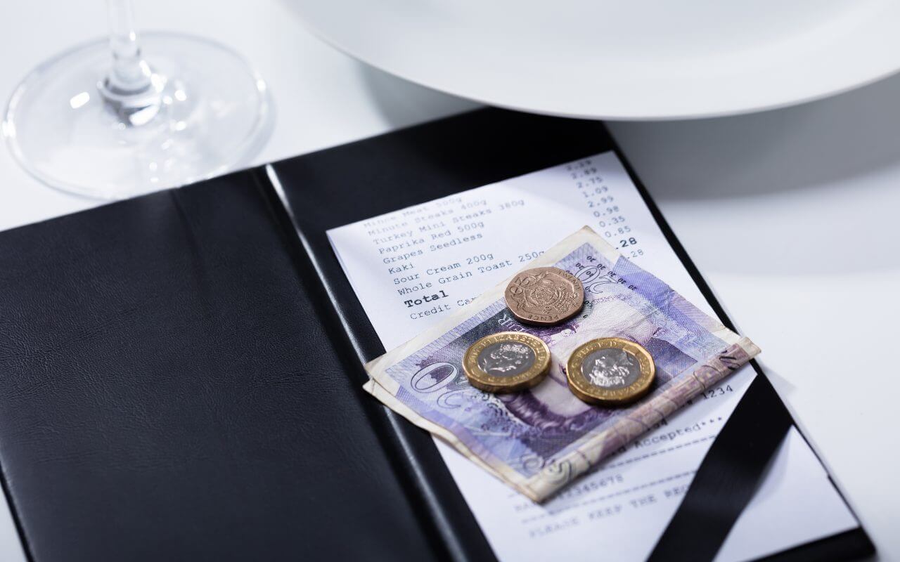 Restuarant Bill with pounds UK Tipping
