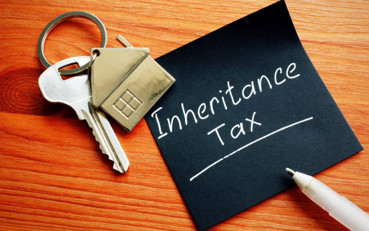 Inheritance tax post-it and house keyring